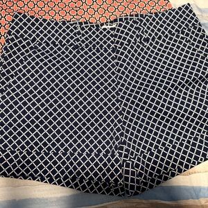 New York and Co 7th Avenue Print Shorts  l